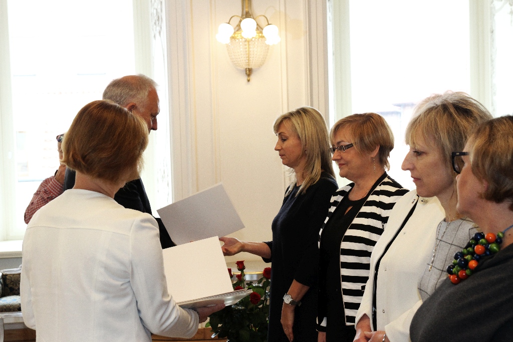 Nagrody od prezydenta dla legnickich pracowników oświaty