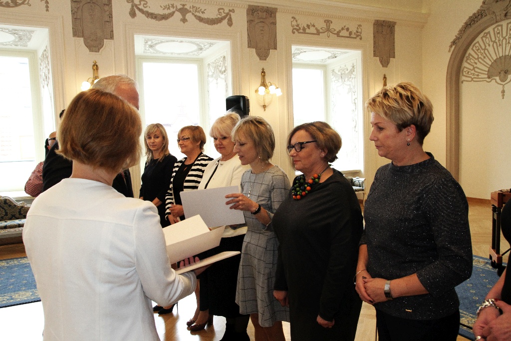 Nagrody od prezydenta dla legnickich pracowników oświaty