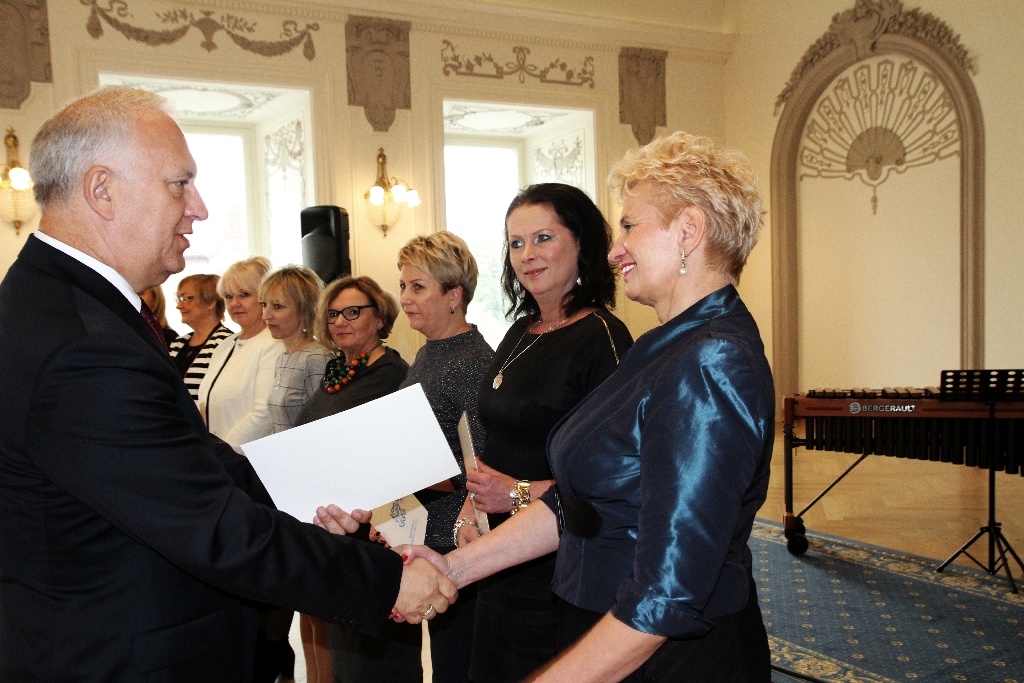 Nagrody od prezydenta dla legnickich pracowników oświaty