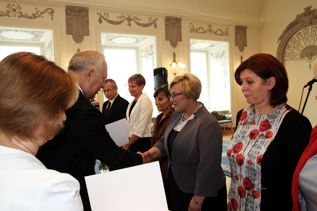 Nagrody od prezydenta dla legnickich pracowników oświaty