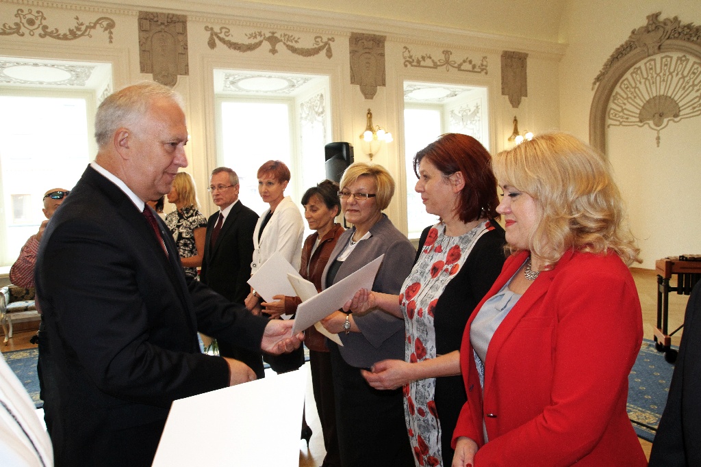 Nagrody od prezydenta dla legnickich pracowników oświaty