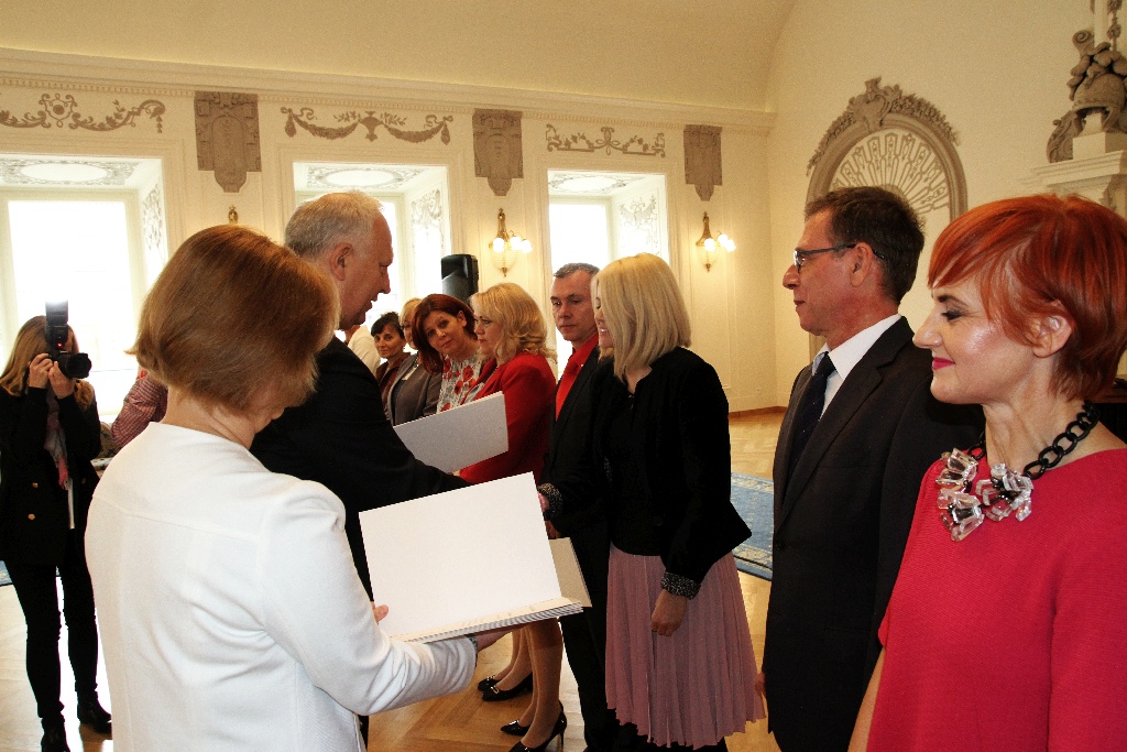 Nagrody od prezydenta dla legnickich pracowników oświaty
