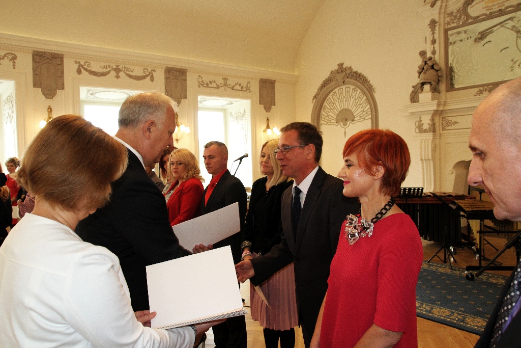 Nagrody od prezydenta dla legnickich pracowników oświaty