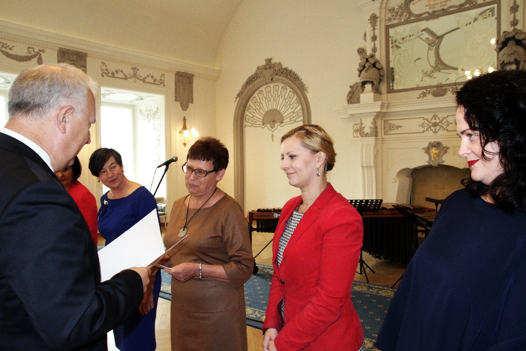 Nagrody od prezydenta dla legnickich pracowników oświaty