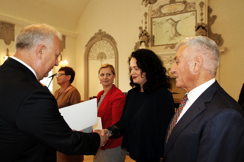 Nagrody od prezydenta dla legnickich pracowników oświaty
