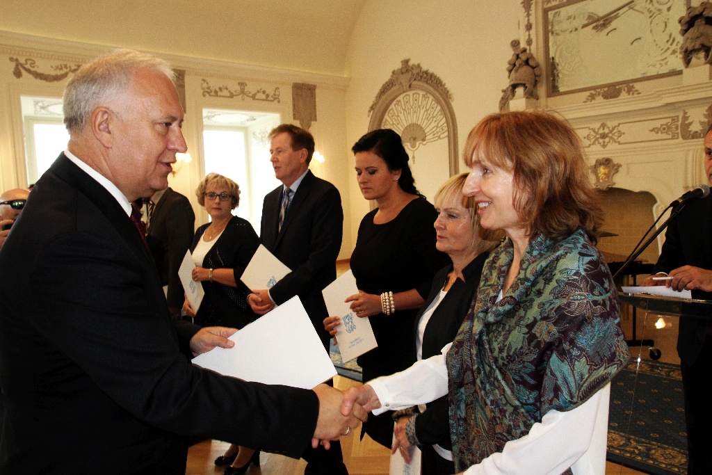 Nagrody od prezydenta dla legnickich pracowników oświaty
