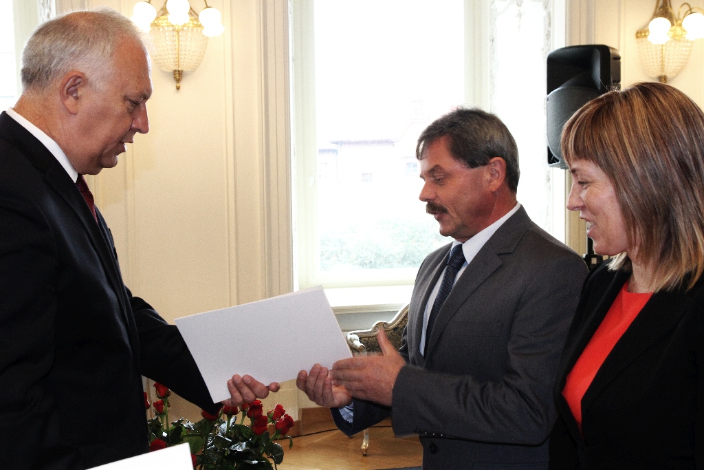 Nagrody od prezydenta dla legnickich pracowników oświaty