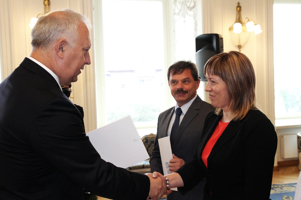 Nagrody od prezydenta dla legnickich pracowników oświaty