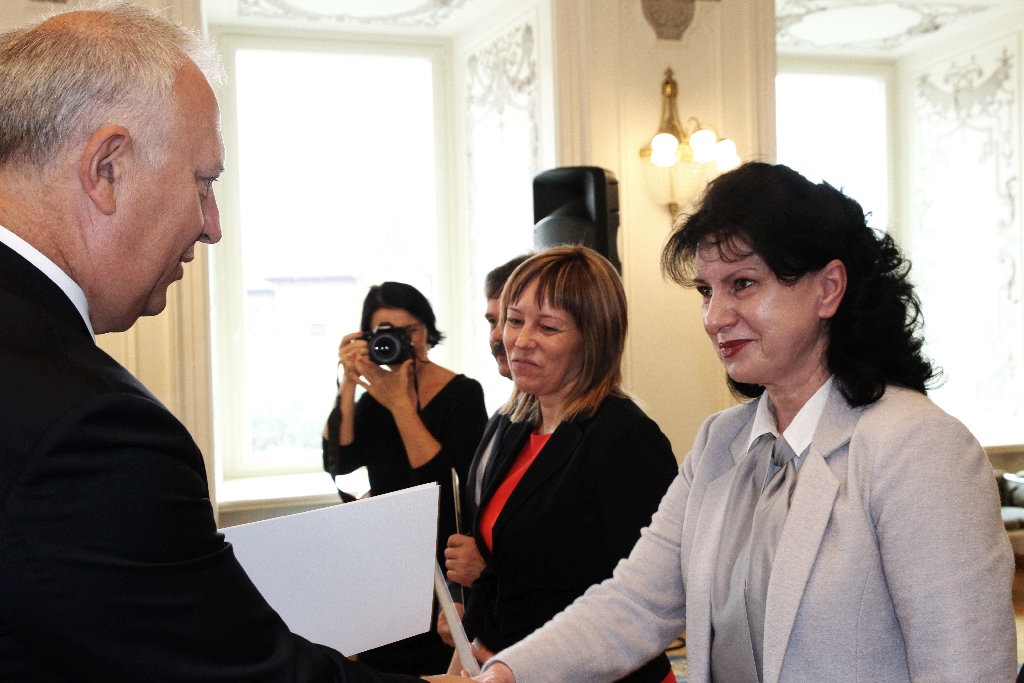 Nagrody od prezydenta dla legnickich pracowników oświaty