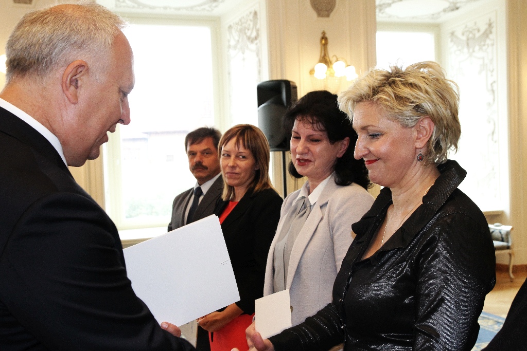 Nagrody od prezydenta dla legnickich pracowników oświaty