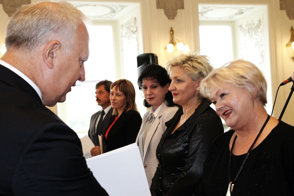 Nagrody od prezydenta dla legnickich pracowników oświaty