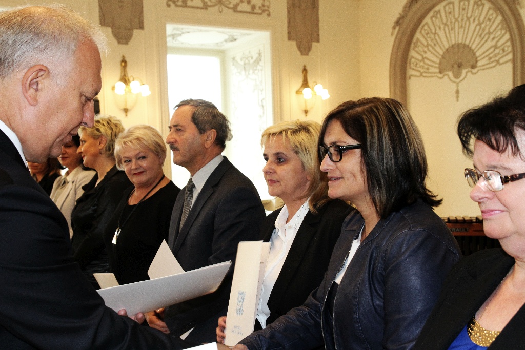 Nagrody od prezydenta dla legnickich pracowników oświaty