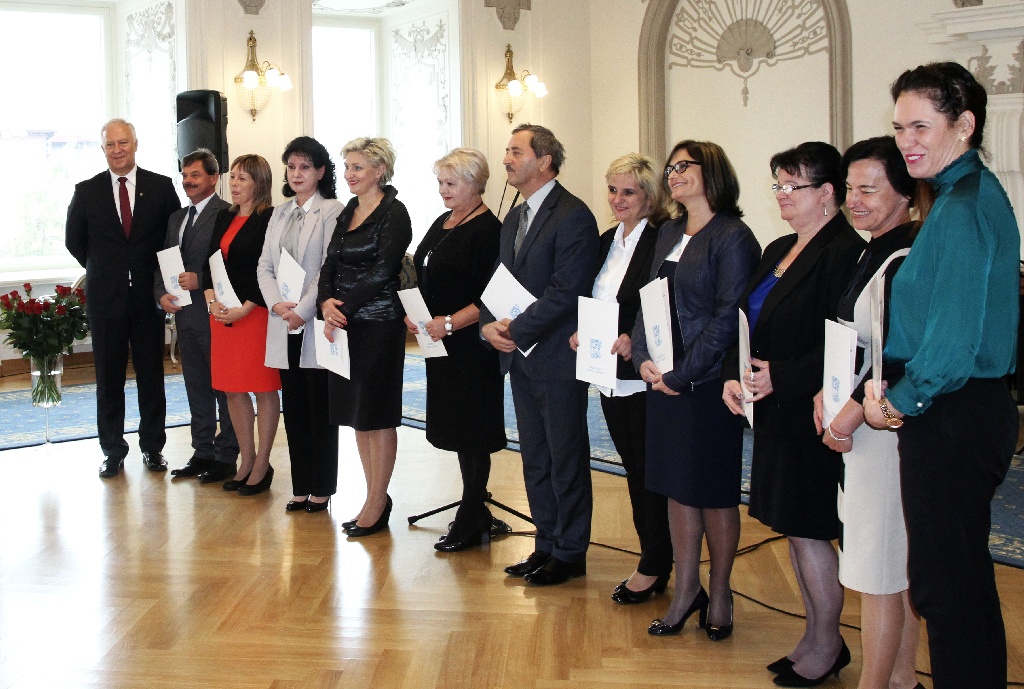 Nagrody od prezydenta dla legnickich pracowników oświaty