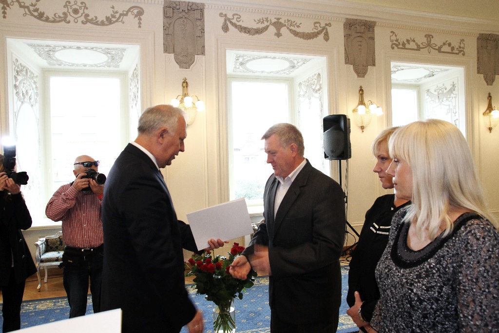 Nagrody od prezydenta dla legnickich pracowników oświaty