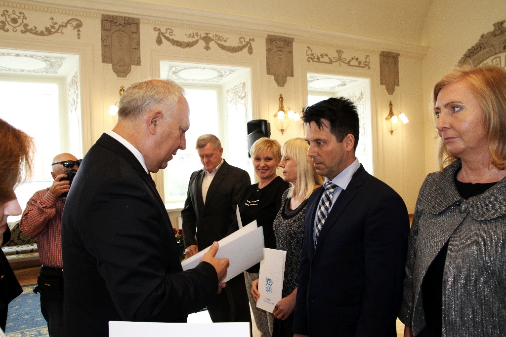 Nagrody od prezydenta dla legnickich pracowników oświaty