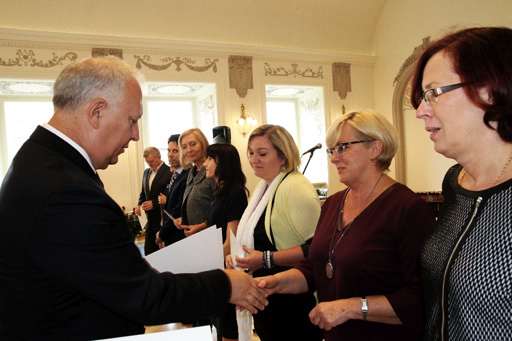 Nagrody od prezydenta dla legnickich pracowników oświaty