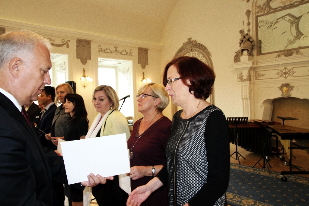Nagrody od prezydenta dla legnickich pracowników oświaty