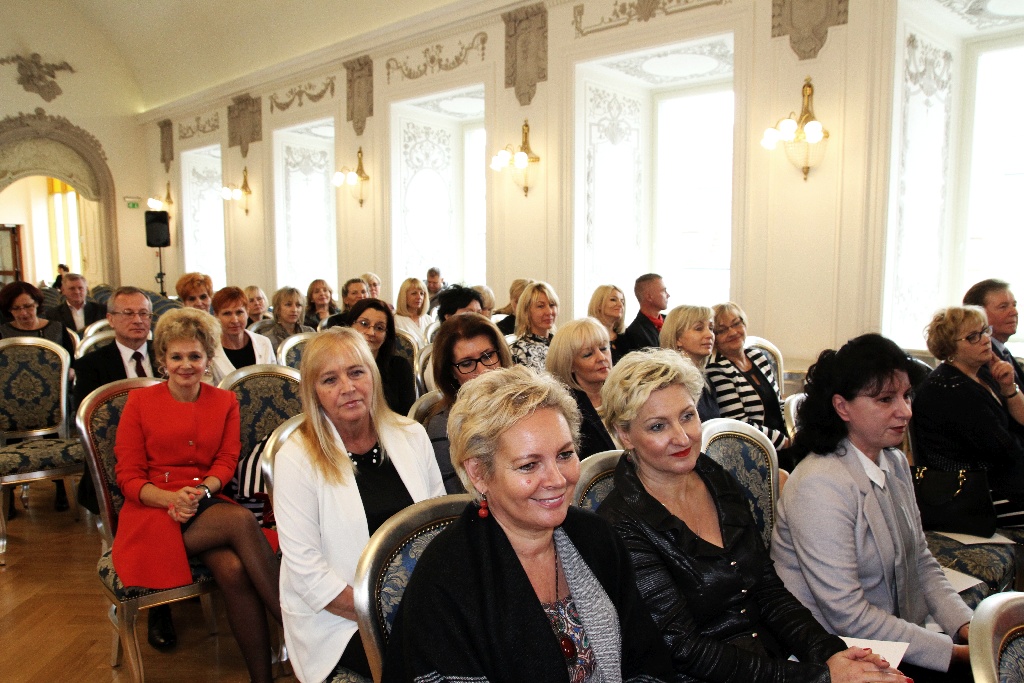 Nagrody od prezydenta dla legnickich pracowników oświaty