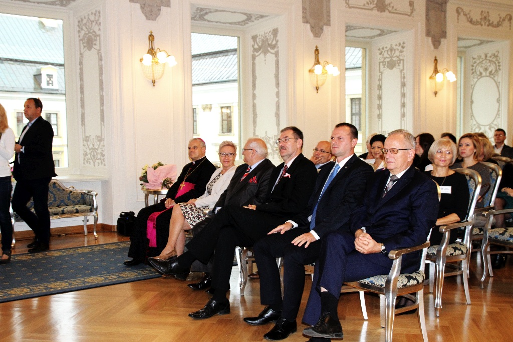 Odznaczenia i nagrody z okazji Dnia Edukacji Narodowej