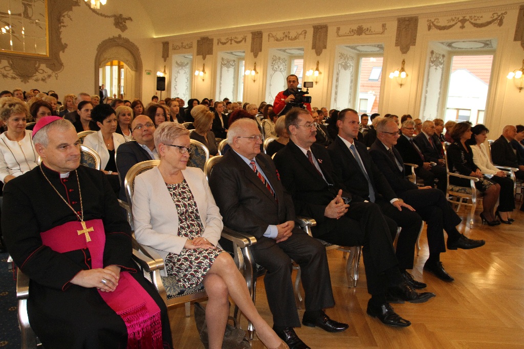 Odznaczenia i nagrody z okazji Dnia Edukacji Narodowej