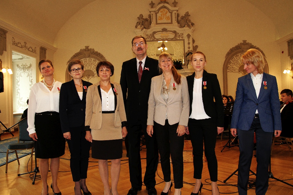 Odznaczenia i nagrody z okazji Dnia Edukacji Narodowej