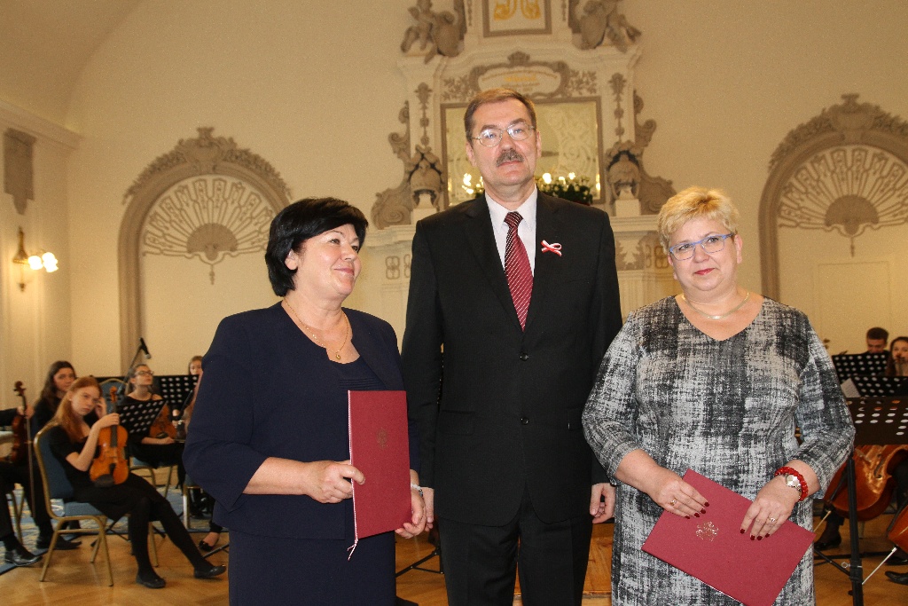 Odznaczenia i nagrody z okazji Dnia Edukacji Narodowej