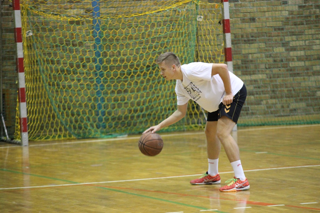 Legnicki OSiR zorganizował turniej koszykarski trójek