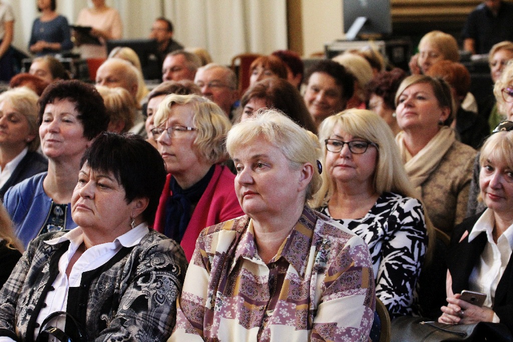 70 - lecie Zespołu Szkół Ekonomicznych. Część artystyczna