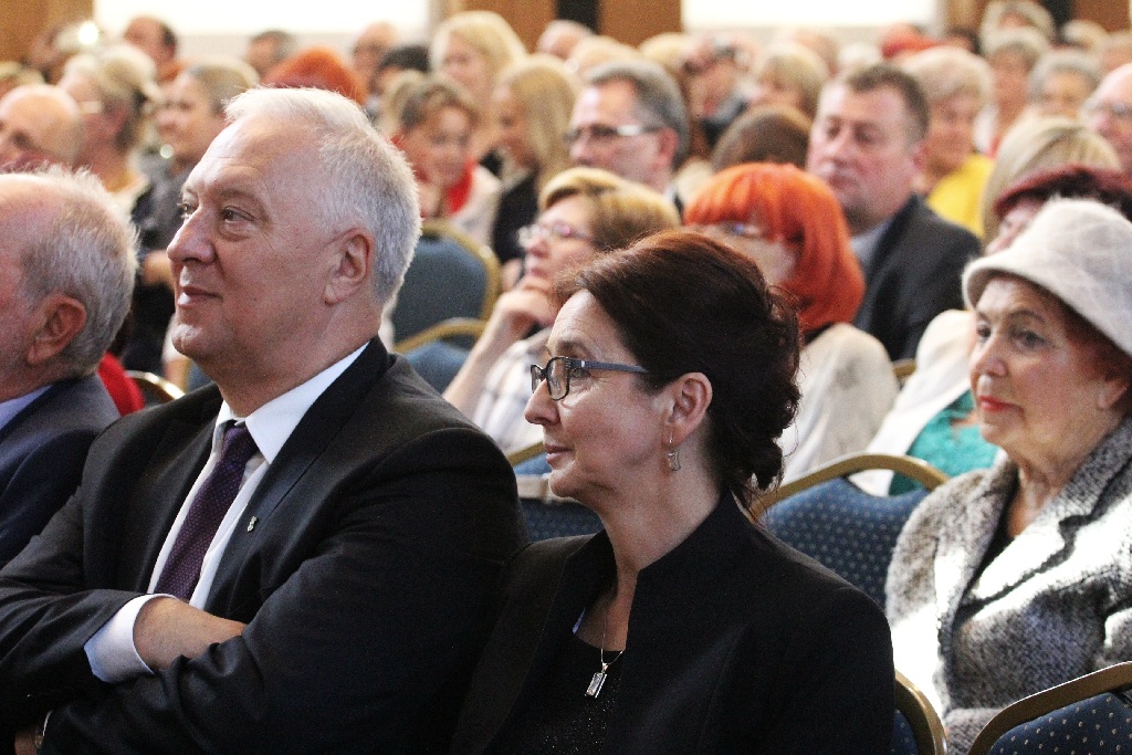 70 - lecie Zespołu Szkół Ekonomicznych. Część artystyczna