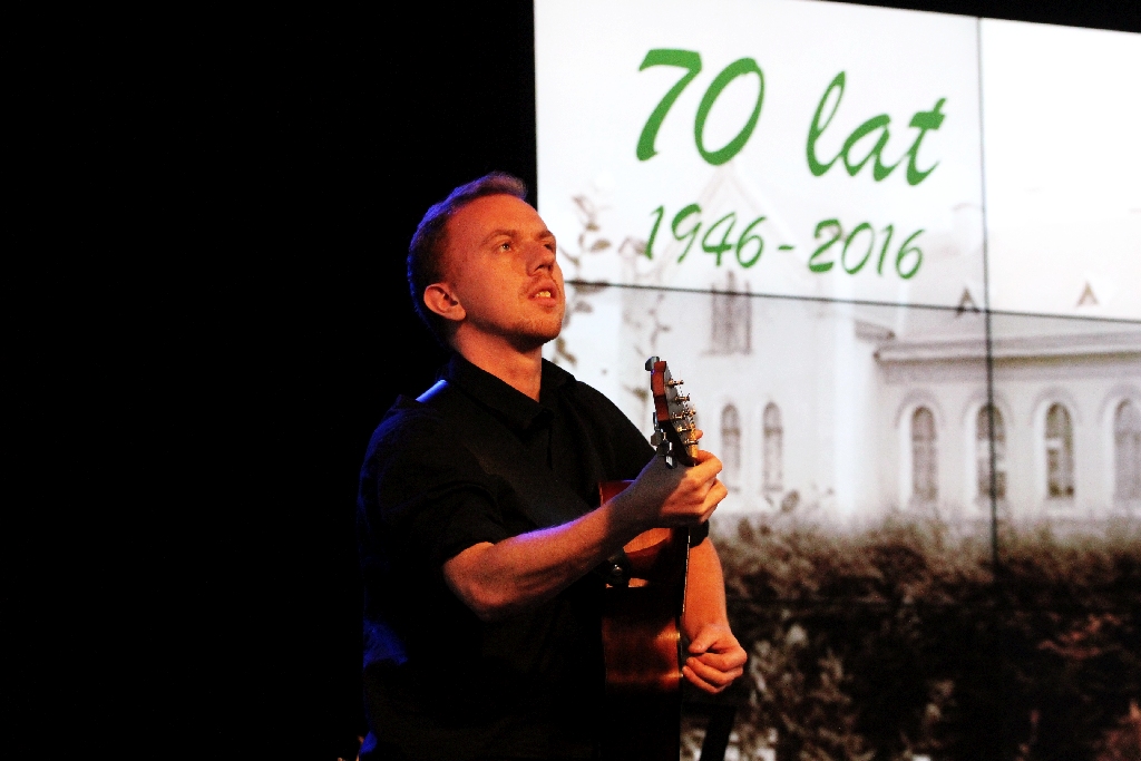 70 - lecie Zespołu Szkół Ekonomicznych. Część artystyczna