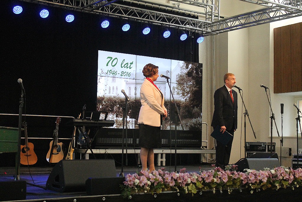 70 - lecie Zespołu Szkół Ekonomicznych. Część artystyczna