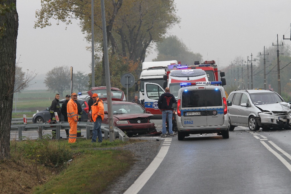 Wypadek na drodze Legnica - Złotoryja. Dwie osoby ranne