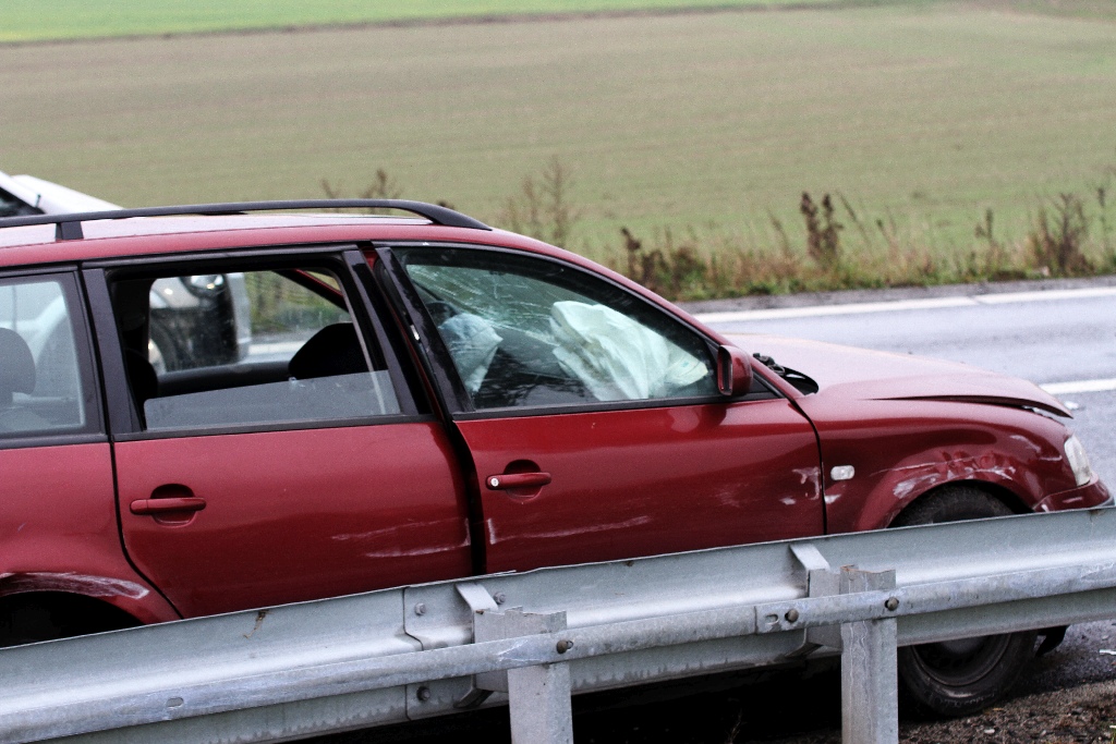 Wypadek na drodze Legnica - Złotoryja. Dwie osoby ranne