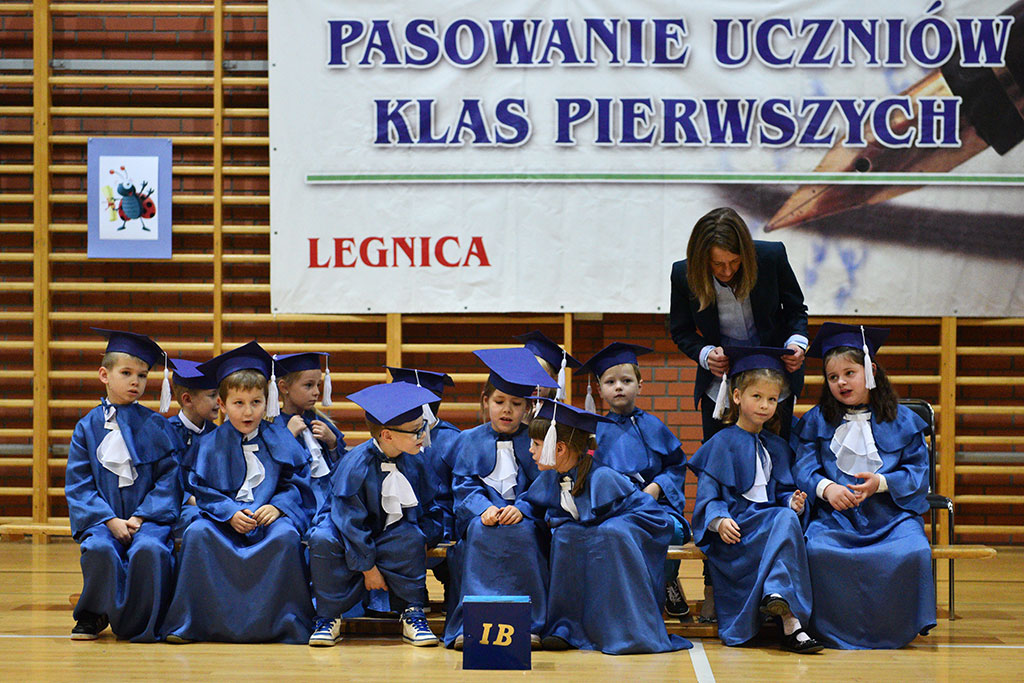 W „dwudziestce” odbyło się pasowanie na pierwszoklasistę