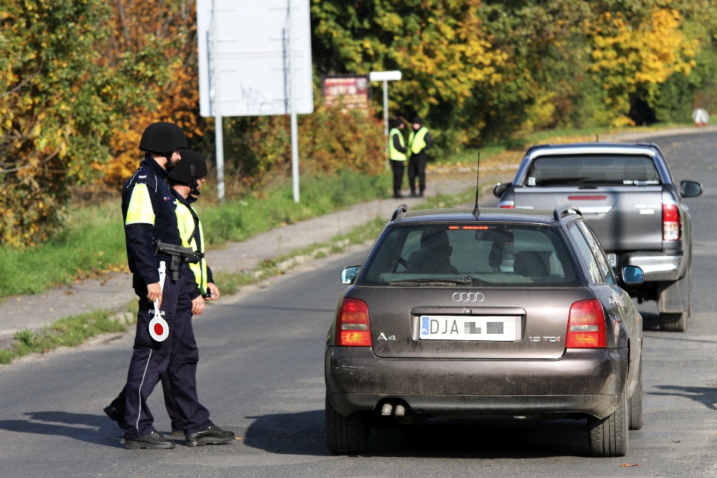 Policja trenowała, jak zatrzymać uciekającego autem przestępcę
