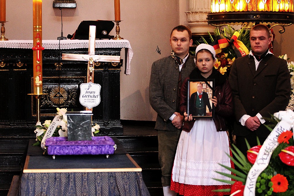 Jürgen Gretschel został pochowany na cmentarzu przy Wrocławskiej