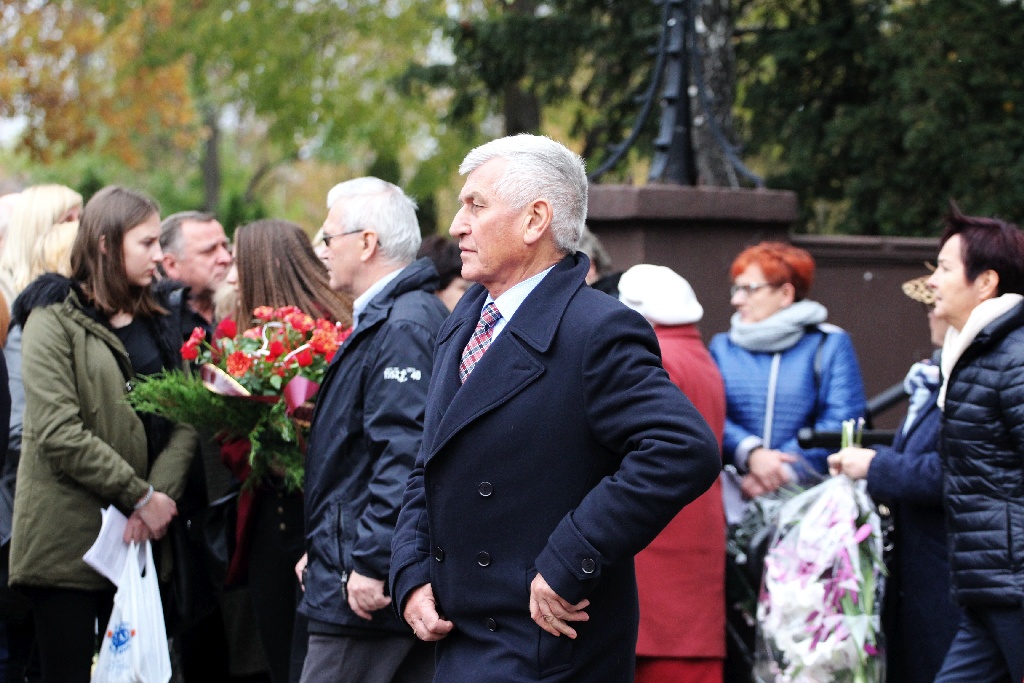 Jürgen Gretschel został pochowany na cmentarzu przy Wrocławskiej