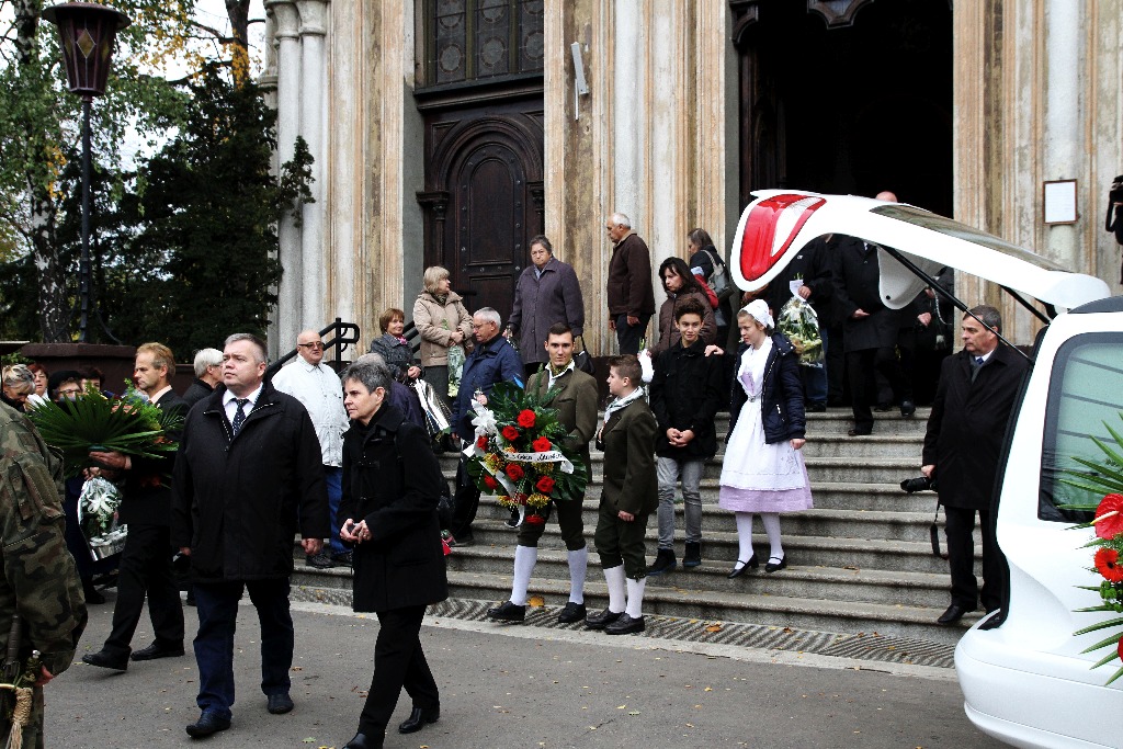 Jürgen Gretschel został pochowany na cmentarzu przy Wrocławskiej