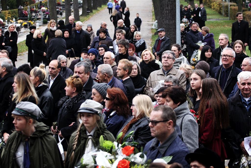 Jürgen Gretschel został pochowany na cmentarzu przy Wrocławskiej
