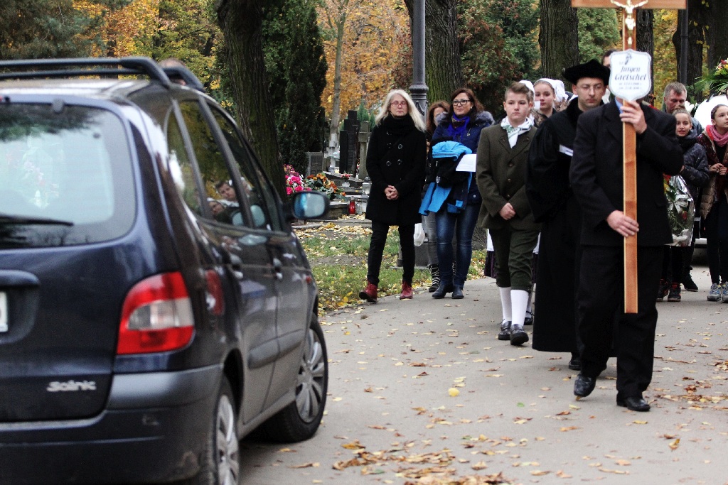 Jürgen Gretschel został pochowany na cmentarzu przy Wrocławskiej