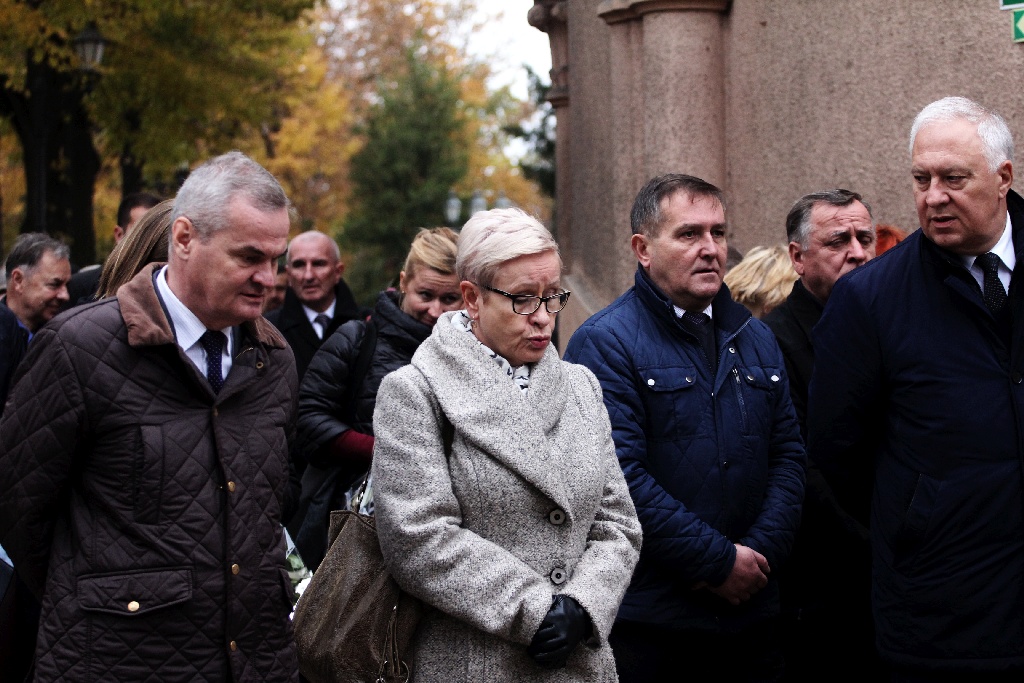 Jürgen Gretschel został pochowany na cmentarzu przy Wrocławskiej