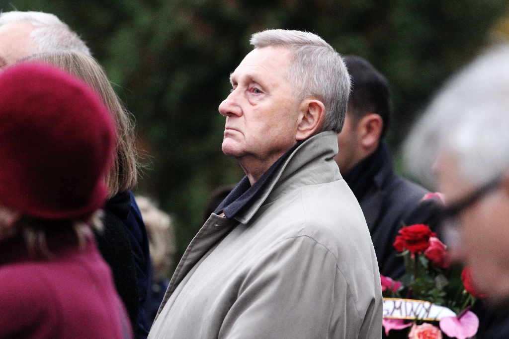 Jürgen Gretschel został pochowany na cmentarzu przy Wrocławskiej