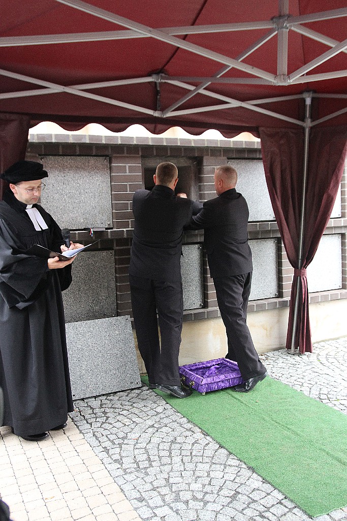 Jürgen Gretschel został pochowany na cmentarzu przy Wrocławskiej