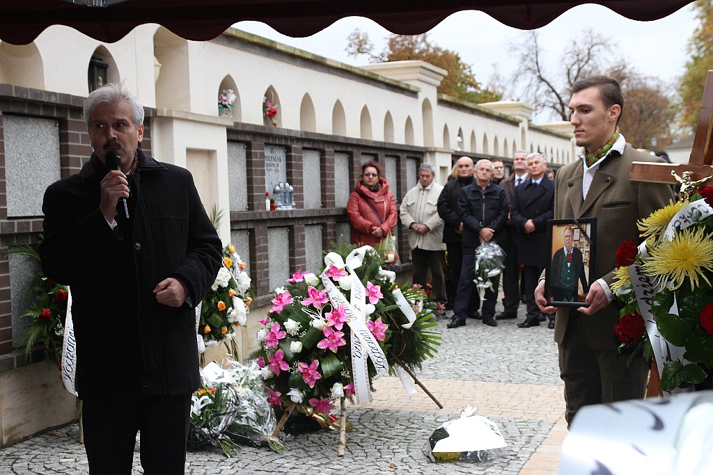 Jürgen Gretschel został pochowany na cmentarzu przy Wrocławskiej