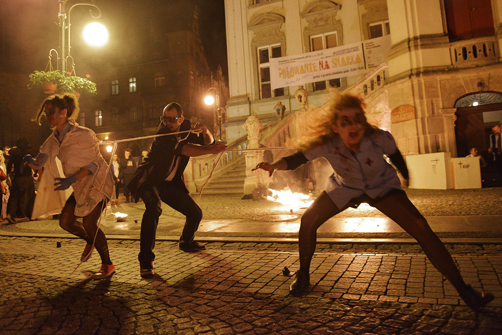 Upiorny Zombie Walk przeszedł w sobotę ulicami Legnicy
