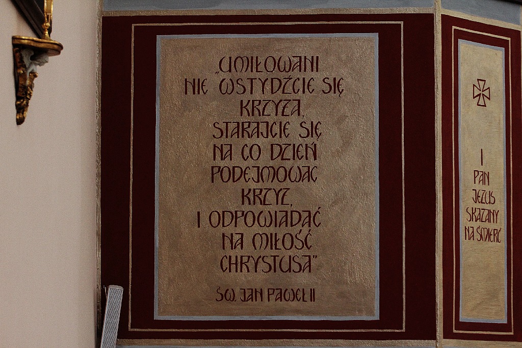 W kościele MBKP zakończono malowanie Drogi Krzyżowej