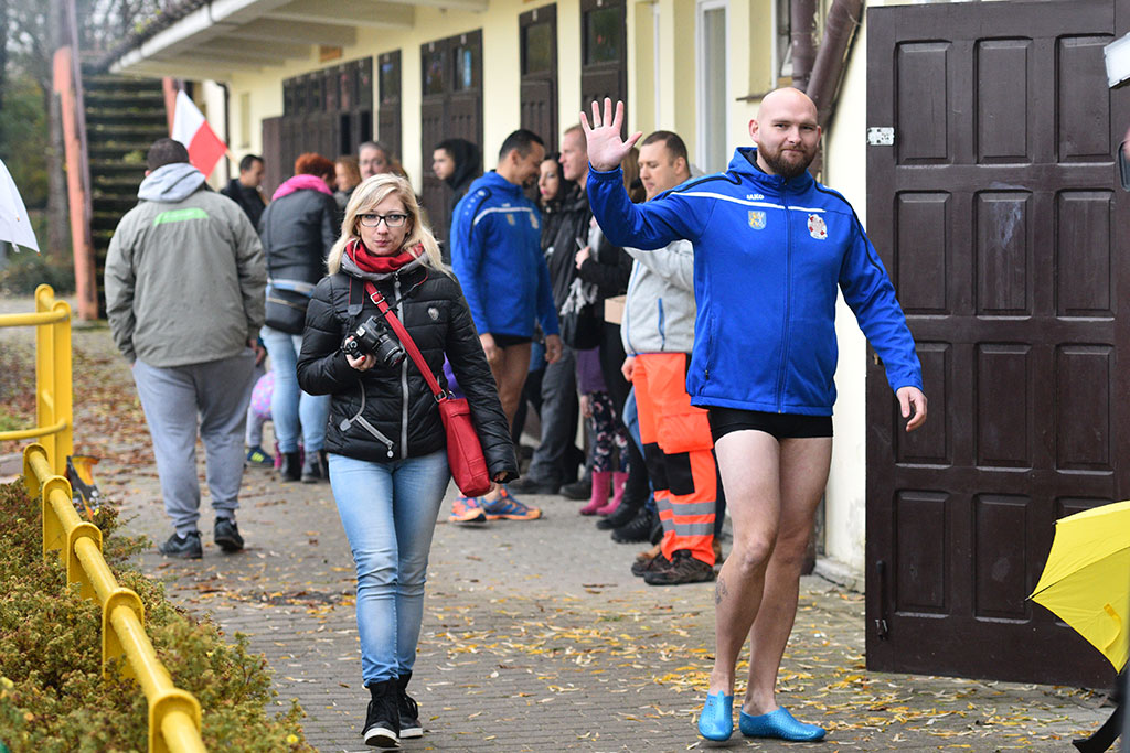Legnickie Morsy rozpoczęły sezon na kąpielisku Kormoran