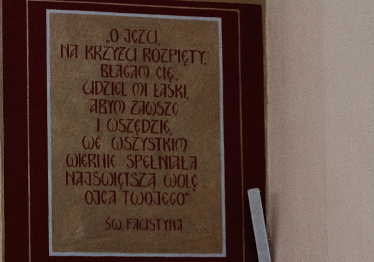 W kościele MBKP zakończono malowanie Drogi Krzyżowej