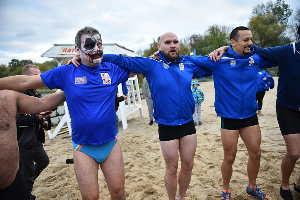 Legnickie Morsy rozpoczęły sezon na kąpielisku Kormoran