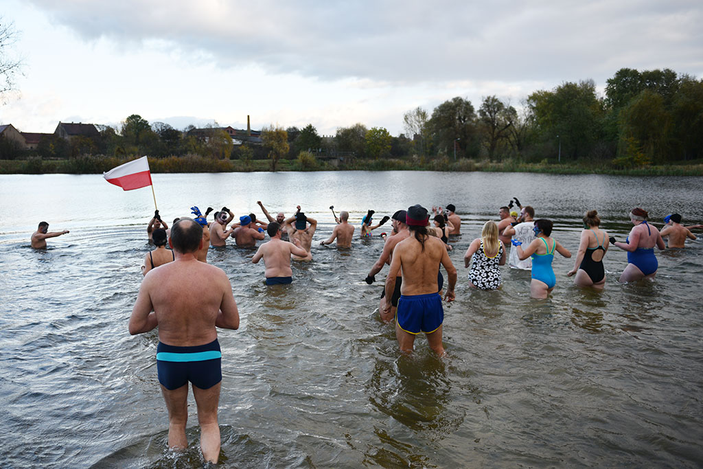 Legnickie Morsy rozpoczęły sezon na kąpielisku Kormoran